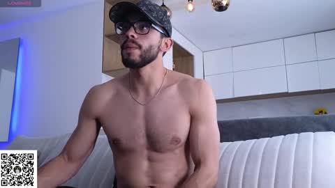 Snapshot of phantom_bigger1 chatting on March 2, 2026, 4:14 pm phantom_bigger1 online show from March 2, 2026, 4:14 pm