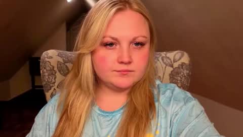 PhatAssBlond online show from May 5, 2026, 3:36 am
