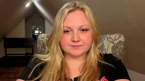 PhatAssBlond online show from May 7, 2026, 2:50 am