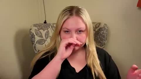 PhatAssBlond online show from June 14, 2026, 5:31 am