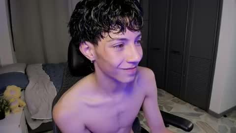 Phil.   INDEPENDENT MODEL online show from May 13, 2026, 3:04 am