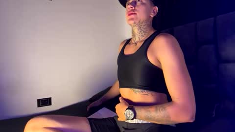 PHILLIP online show from November 27, 2025, 11:45 am