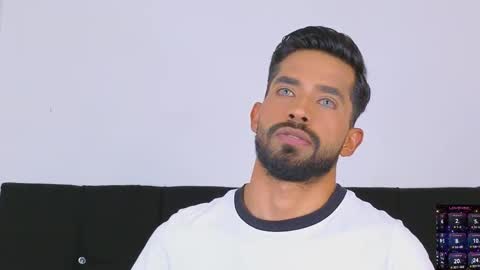 Snapshot of phillip_rayn chatting on February 4, 2026, 7:36 am phillip online show from February 4, 2026, 7:36 am