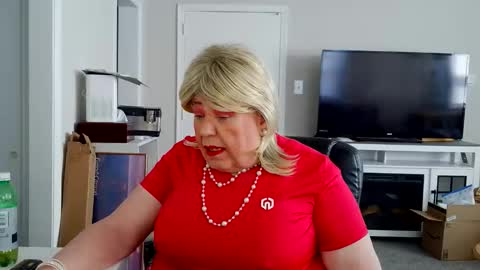 Snapshot of phillyguy195601 chatting on April 8, 2026, 5:46 pm Geri online show from April 8, 2026, 5:46 pm