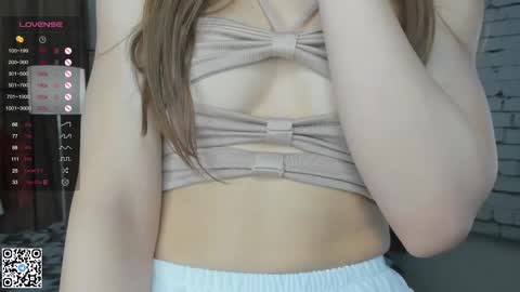Emilia online show from February 19, 2025, 4:34 am