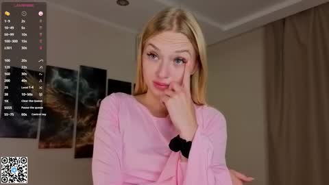 Emilia online show from September 13, 2025, 8:08 pm
