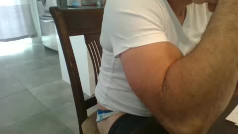 Snapshot of philouuuuu chatting on January 15, 2026, 4:22 pm philouuuuu online show from January 15, 2026, 4:22 pm