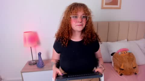 Phoenix Angel  online show from January 4, 2025, 4:12 am