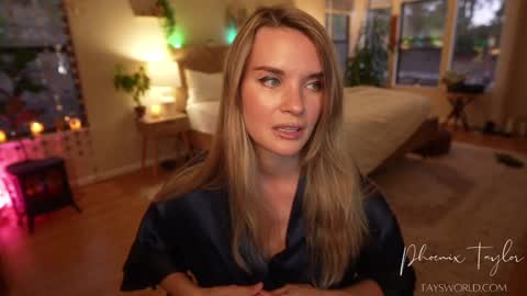 Snapshot of phoenix_taylor chatting on October 21, 2025, 1:39 am PHOENIX TAYLOR online show from October 21, 2025, 1:39 am