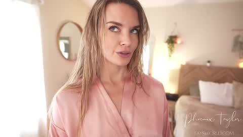 Snapshot of phoenix_taylor chatting on November 27, 2025, 6:10 pm PHOENIX TAYLOR online show from November 27, 2025, 6:10 pm