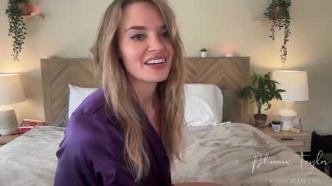 Snapshot of phoenix_taylor chatting on November 29, 2025, 9:07 pm PHOENIX TAYLOR online show from November 29, 2025, 9:07 pm