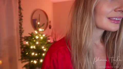 Snapshot of phoenix_taylor chatting on December 5, 2025, 2:42 am PHOENIX TAYLOR online show from December 5, 2025, 2:42 am