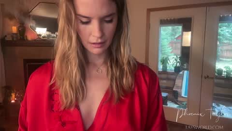 Snapshot of phoenix_taylor chatting on February 14, 2026, 9:11 pm PHOENIX TAYLOR online show from February 14, 2026, 9:11 pm