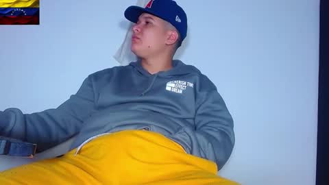 Snapshot of phoenixgnz08 chatting on February 15, 2026, 2:47 pm AdnierGnz online show from February 15, 2026, 2:47 pm