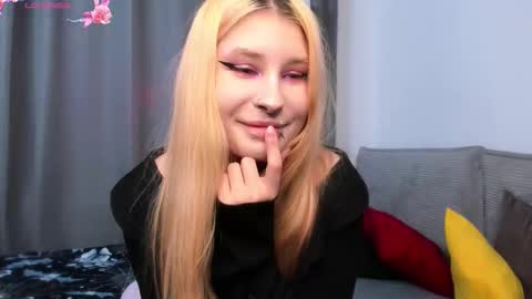 Phoenixvale Pls follow me online show from November 29, 2025, 3:04 pm