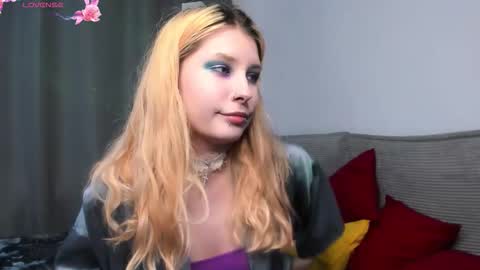 Phoenixvale Pls follow me online show from December 5, 2025, 3:09 pm