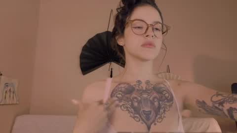 phoenixx_x online show from April 21, 2026, 2:51 am