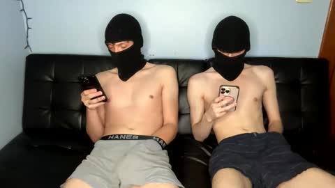 phoenixxtate online show from April 4, 2026, 12:53 am