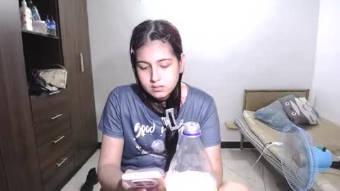 Snapshot of pia_alonzo30 chatting on June 5, 2026, 12:06 am izzy online show from June 5, 2026, 12:06 am