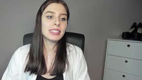 Snapshot of pia_desire chatting on December 3, 2025, 10:19 pm P I A online show from December 3, 2025, 10:19 pm