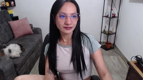 Pia  online show from February 4, 2025, 8:28 pm