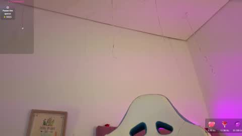 Snapshot of pia_stone1 chatting on October 29, 2025, 9:05 pm Liz online show from October 29, 2025, 9:05 pm