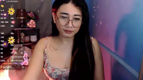 Snapshot of pia_worthsback chatting on January 24, 2025, 7:39 pm Pia online show from January 24, 2025, 7:39 pm