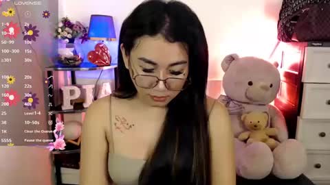 Snapshot of pia_worthsback chatting on January 25, 2025, 10:39 pm Pia online show from January 25, 2025, 10:39 pm