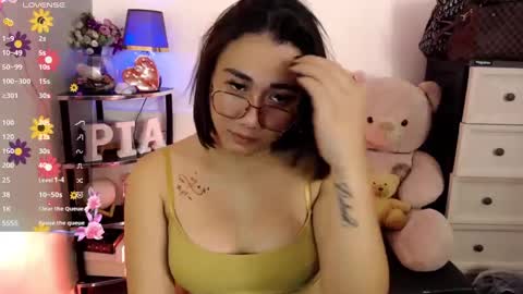 Snapshot of pia_worthsback chatting on January 31, 2025, 4:17 pm Pia online show from January 31, 2025, 4:17 pm