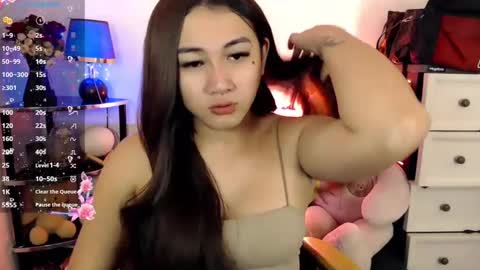 Snapshot of pia_worthsback chatting on February 14, 2025, 10:17 am Pia online show from February 14, 2025, 10:17 am