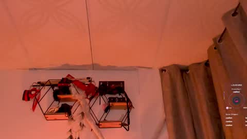 Snapshot of piafisher_ chatting on October 18, 2025, 1:41 am PIA FISHER online show from October 18, 2025, 1:41 am