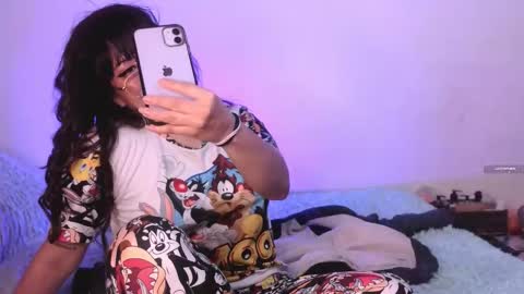  PIA FISHER  online show from November 27, 2025, 2:02 am