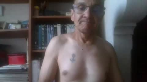 Snapshot of pichoun71 chatting on July 15, 2026, 7:57 am pichoun71 online show from July 15, 2026, 7:57 am