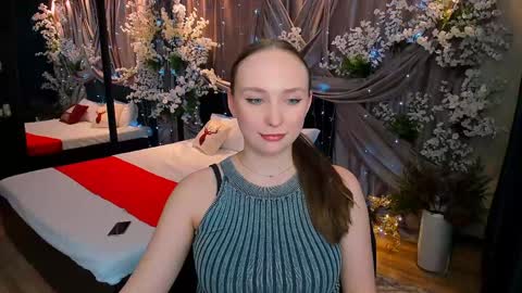 Emelie online show from December 17, 2024, 2:33 pm
