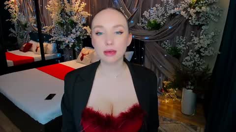 Emelie online show from December 29, 2024, 10:34 am