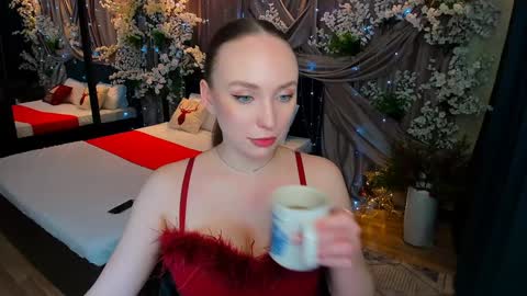 Emelie online show from December 29, 2024, 1:38 pm