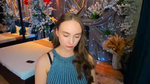 Emelie online show from February 24, 2025, 4:58 pm