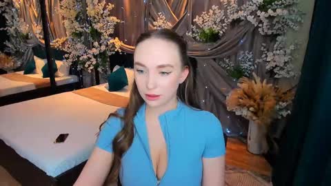 Emelie online show from February 25, 2025, 10:18 pm