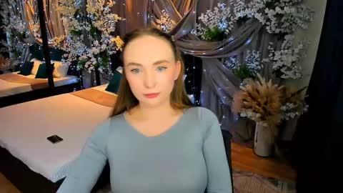 Emelie online show from March 9, 2025, 1:26 pm