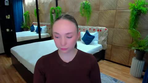 Emelie online show from April 14, 2026, 10:21 am