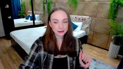 Snapshot of pieceofinspiration chatting on June 8, 2026, 10:04 am Emelie online show from June 8, 2026, 10:04 am