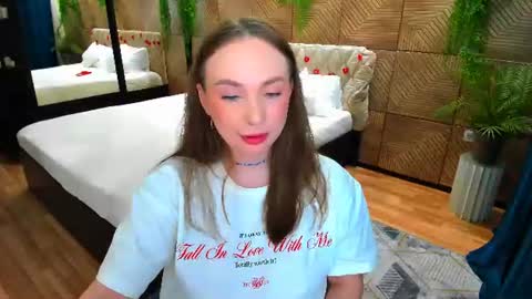 Snapshot of pieceofinspiration chatting on June 16, 2026, 4:42 pm Emelie online show from June 16, 2026, 4:42 pm