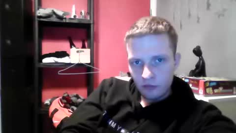 pieciaof online show from January 7, 2026, 1:19 am