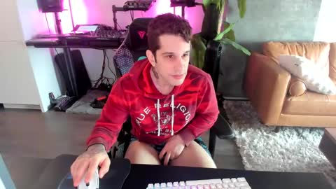 Snapshot of pierrefitch chatting on March 6, 2025, 2:29 pm Pierre Fitch online show from March 6, 2025, 2:29 pm
