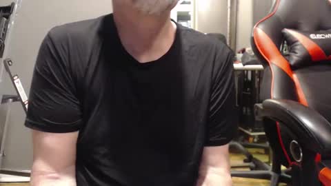 Snapshot of pig_fun chatting on November 12, 2025, 2:23 am pig_fun online show from November 12, 2025, 2:23 am