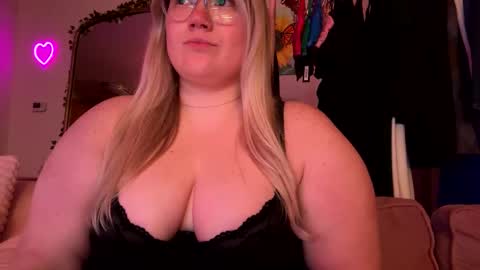 Snapshot of piggyrose chatting on September 28, 2025, 2:39 am Piggy Rose online show from September 28, 2025, 2:39 am