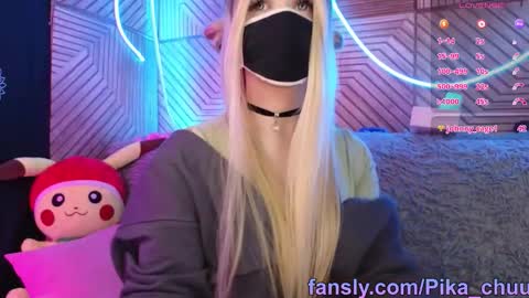 Snapshot of pika_pikaa chatting on September 26, 2025, 10:36 pm Sonya online show from September 26, 2025, 10:36 pm