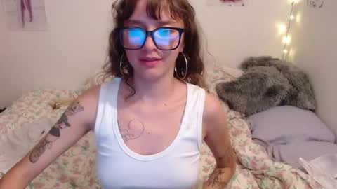 Snapshot of pikawiii chatting on January 12, 2025, 5:34 am ill be back on monday 18th of november online show from January 12, 2025, 5:34 am