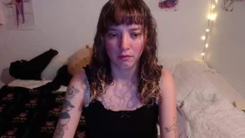 Snapshot of pikawiii chatting on February 4, 2025, 3:00 am ill be back on monday 18th of november online show from February 4, 2025, 3:00 am
