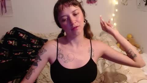 Snapshot of pikawiii chatting on March 7, 2025, 1:20 am ill be back on monday 18th of november online show from March 7, 2025, 1:20 am